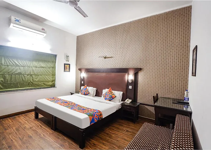 Fabhotel City Chalet Saket