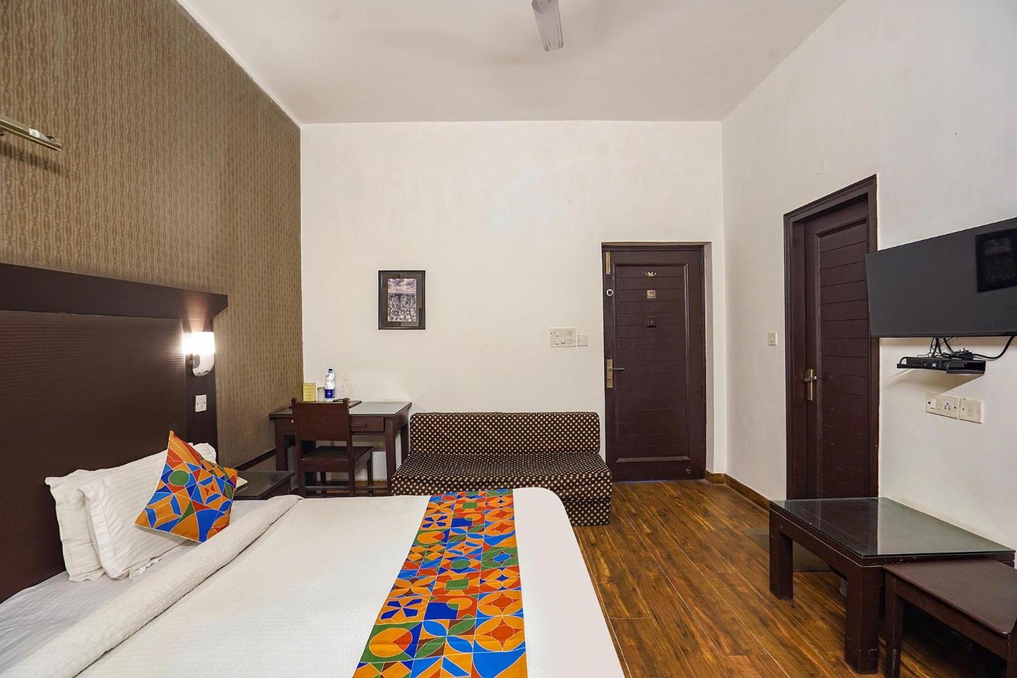 Hotel Fabhotel Kular 3*